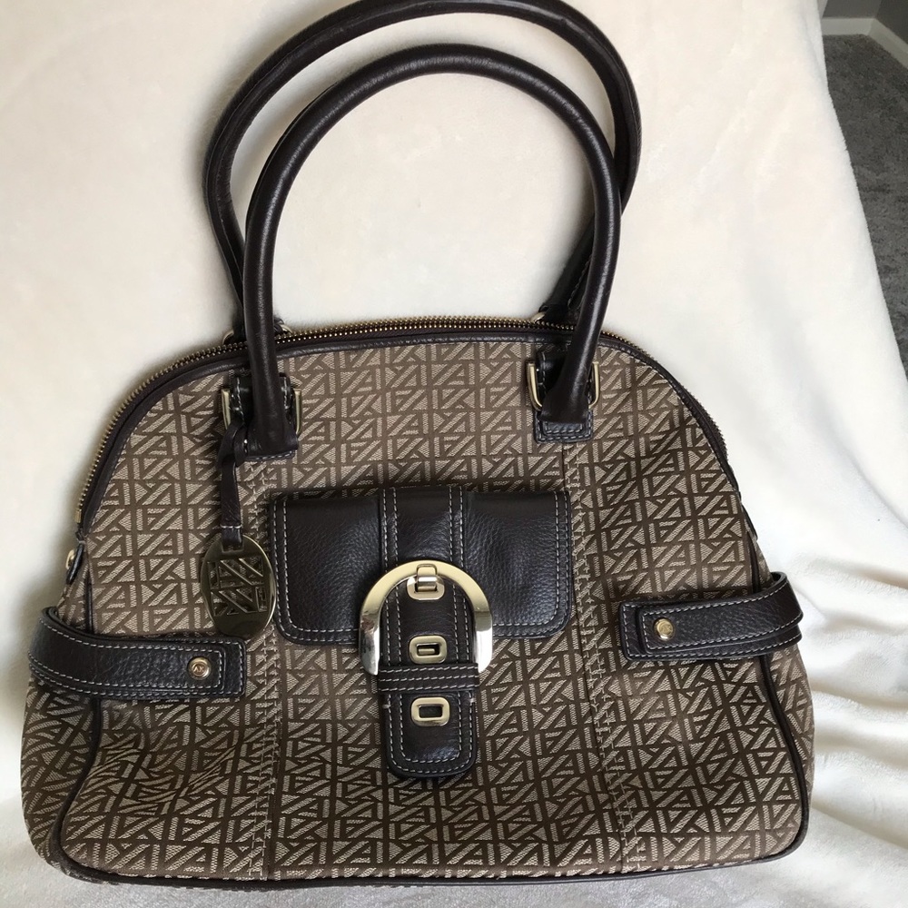 Anne Klein Handbad